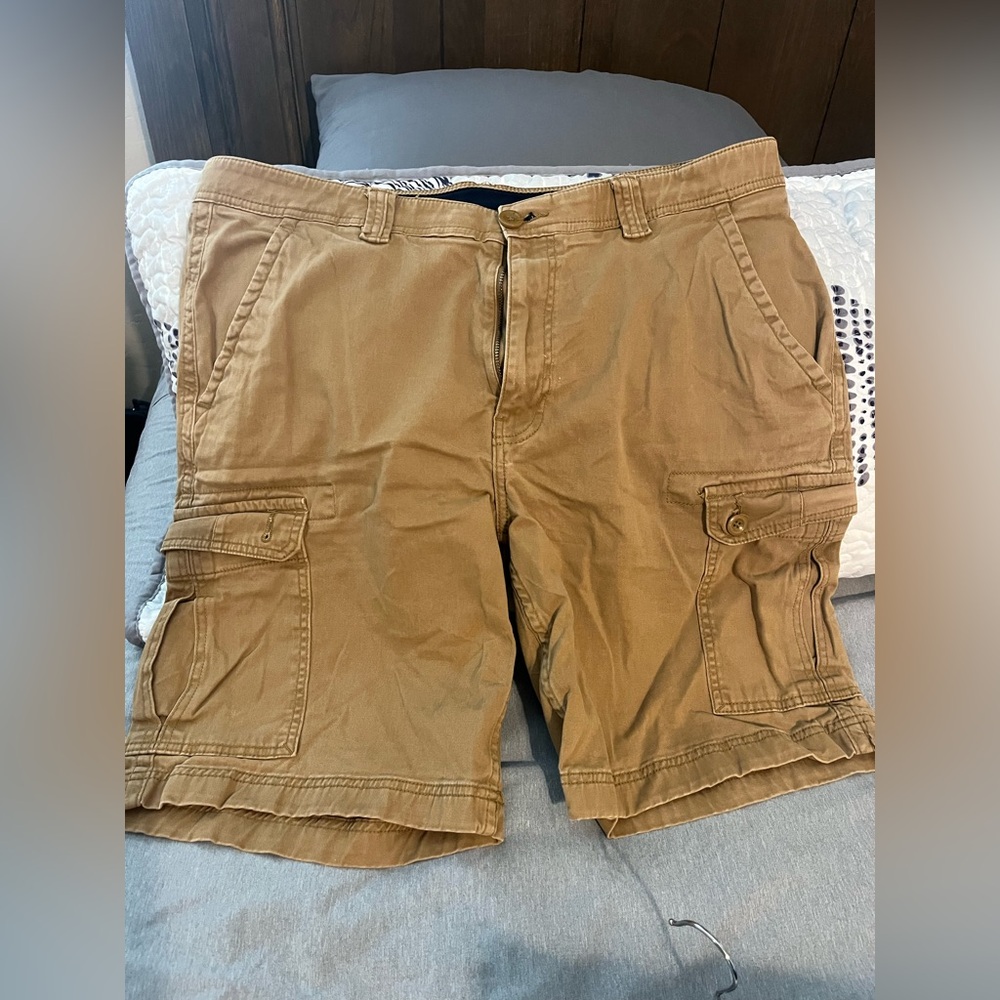 Men’s cargo shorts